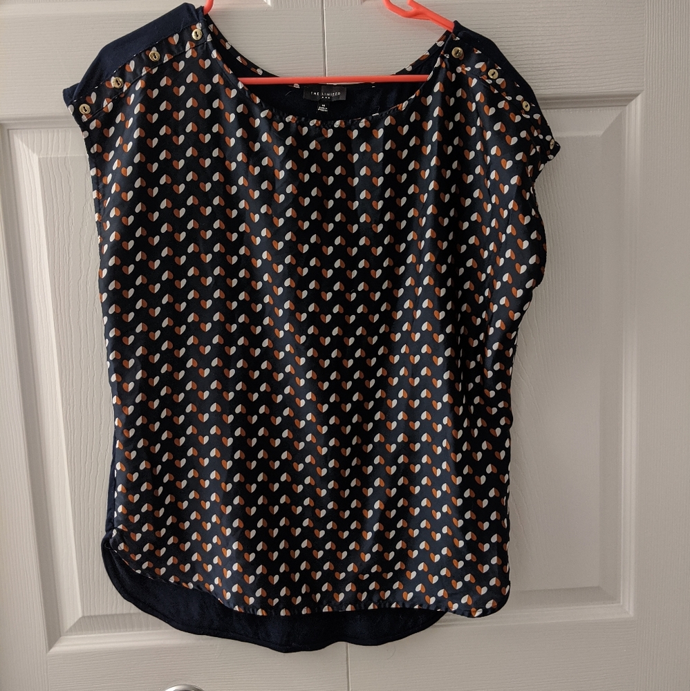 ⭐Navy top with hearts